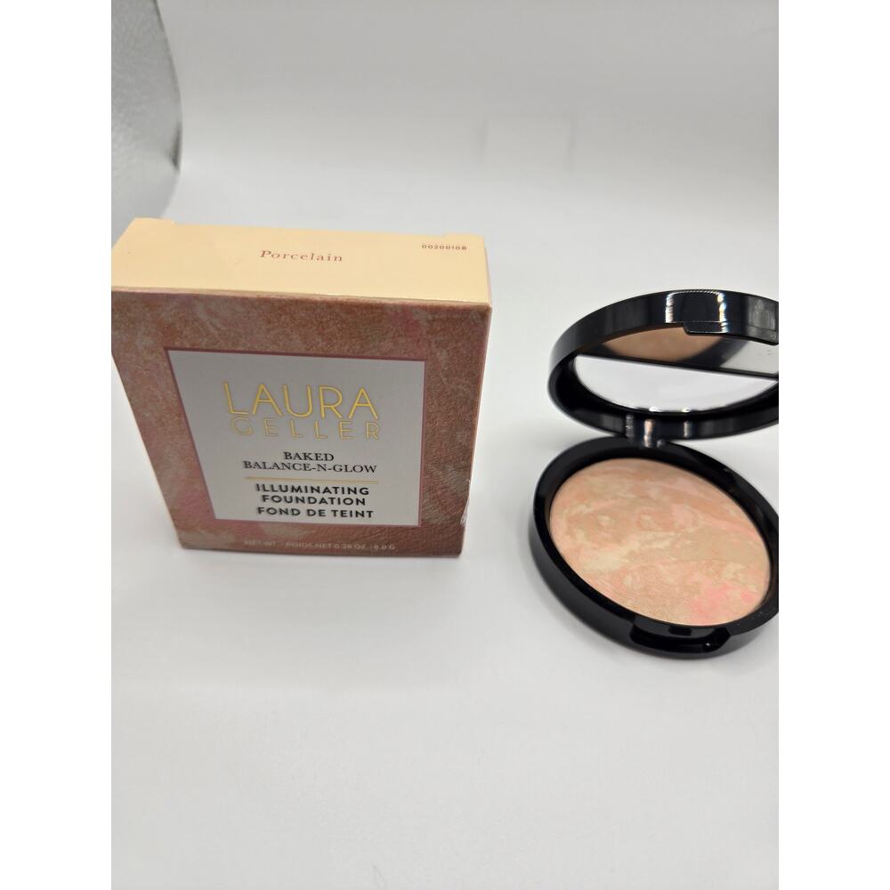 Laura Geller: Baked Balance -N- Glow Illuminating Foundation - Porcelain